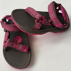 New Teva Pink Floral Sandals